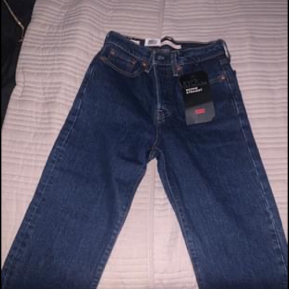 High waisted Levi’s jeans - Picture 3 of 3